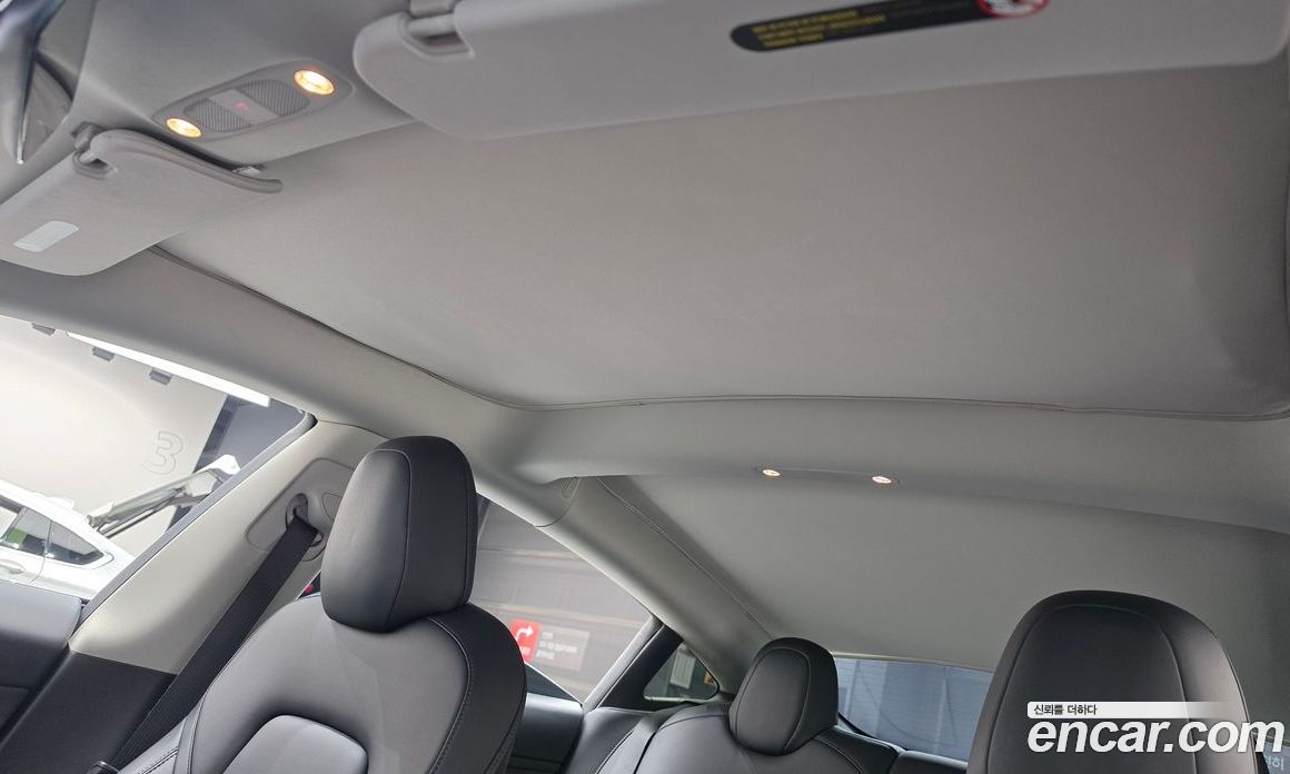 Tesla Model 3 фото 17