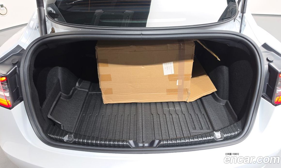Tesla Model 3 фото 20