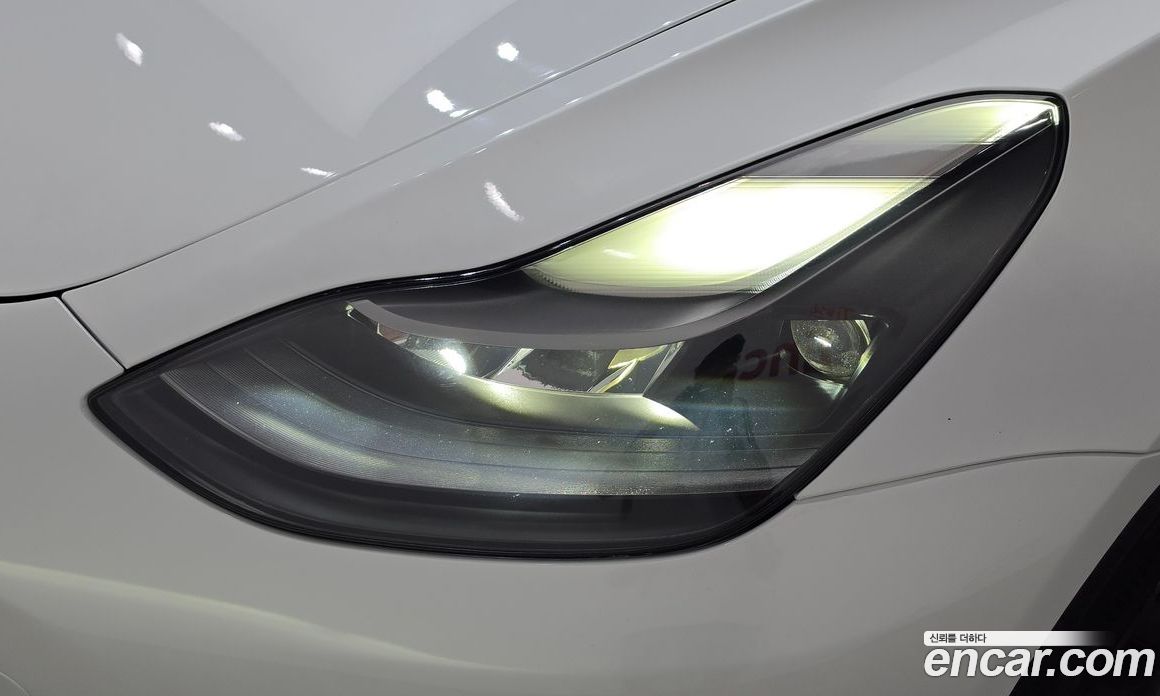 Tesla Model 3 фото 22