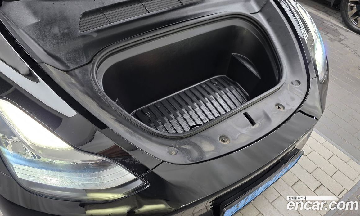 Tesla Model Y фото 6