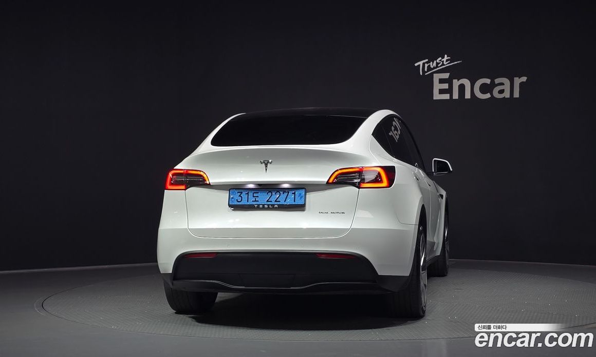 Tesla Model Y фото 4