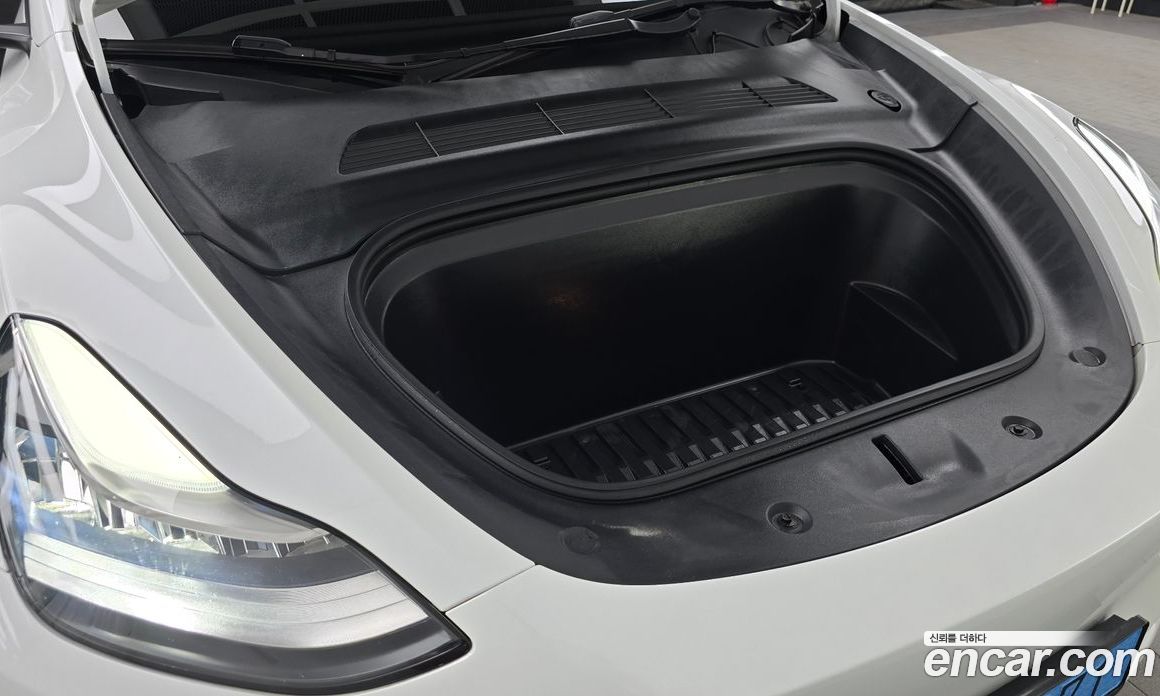 Tesla Model Y фото 6