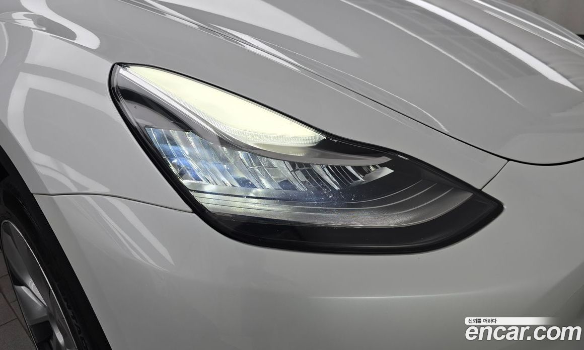 Tesla Model Y фото 22