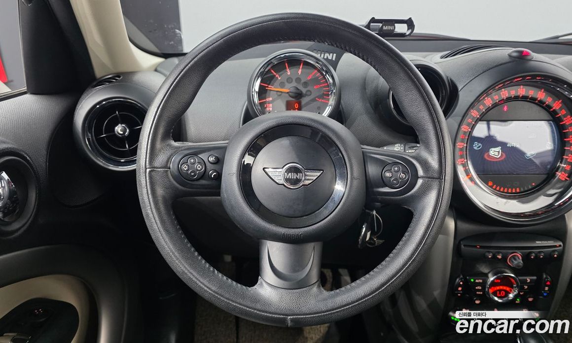 Mini Cooper Countryman D фото 15