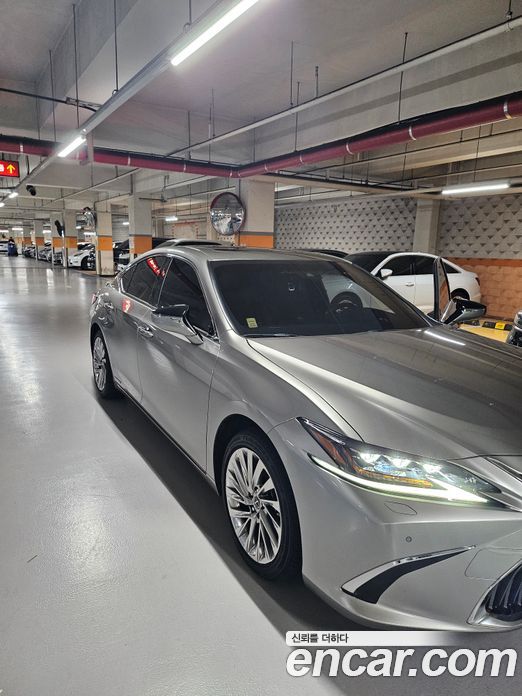 Lexus ES300h 7th Gen