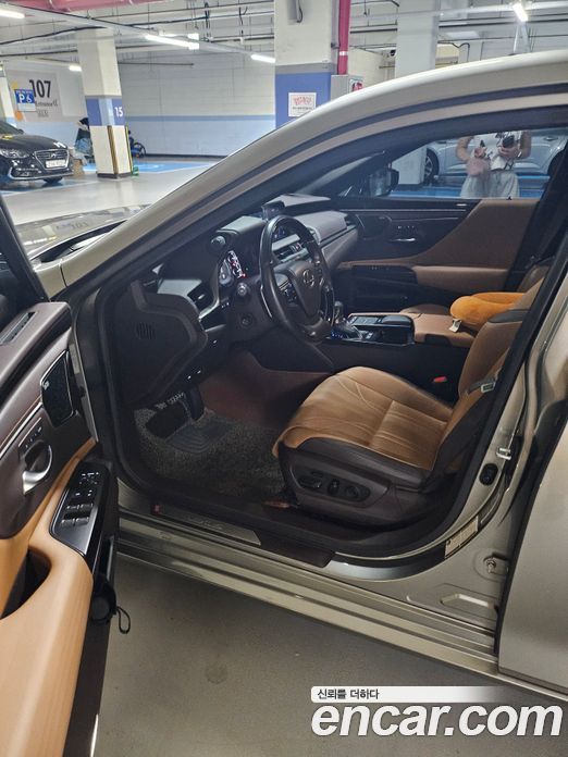 Lexus ES300h 7th Gen фото 4