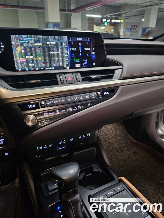 Lexus ES300h 7th Gen фото 6