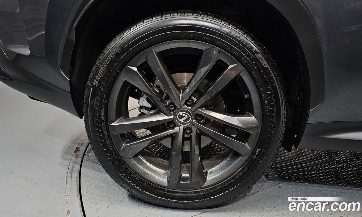 Lexus NX350h 2nd Gen фото 21