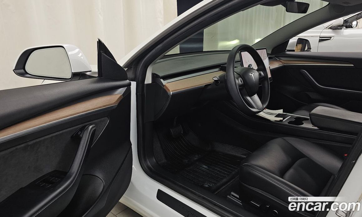Tesla Model 3 фото 6