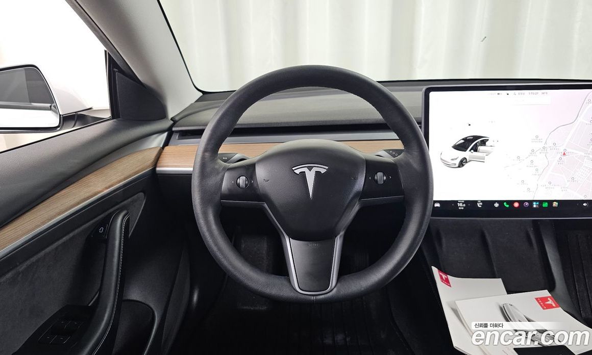 Tesla Model 3 фото 9