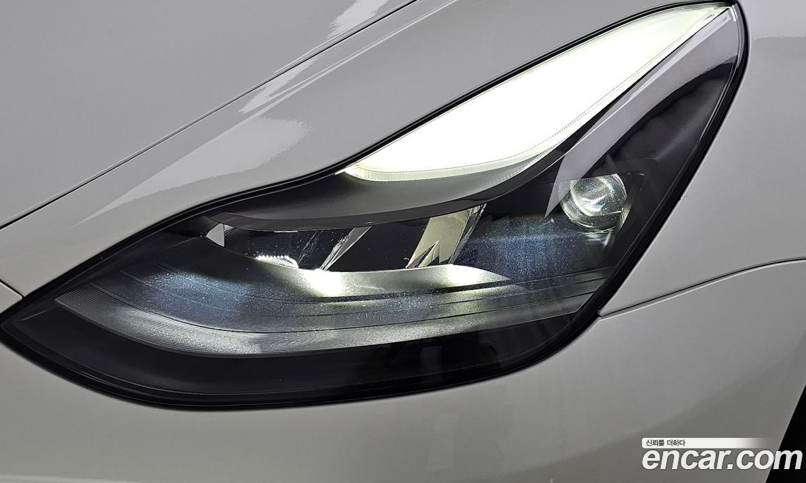 Tesla Model 3 фото 18