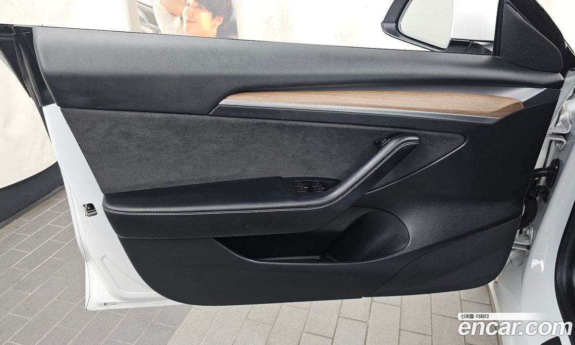 Tesla Model 3 фото 20