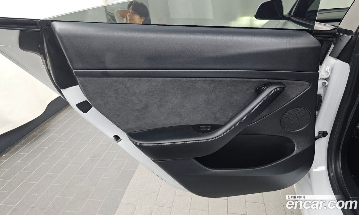Tesla Model 3 фото 21