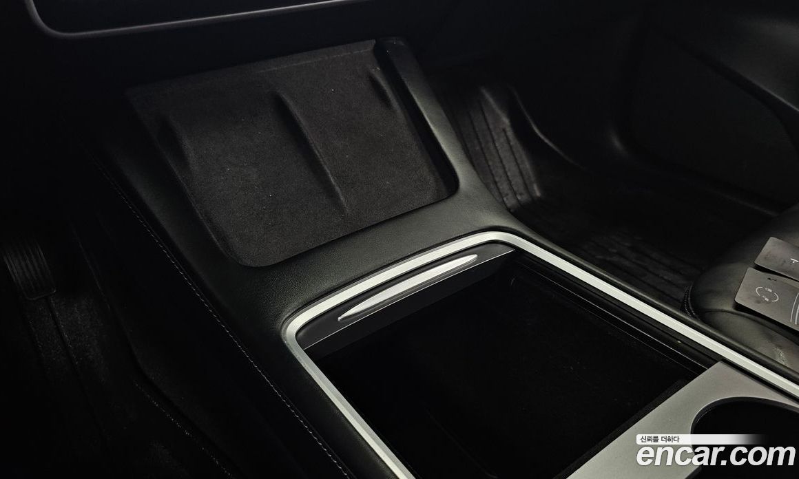 Tesla Model 3 фото 28