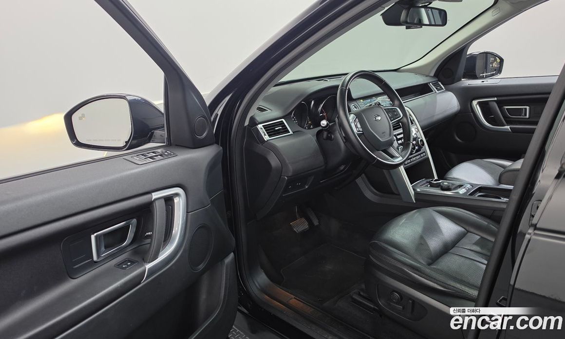 Land Rover Discovery Sport 1st Gen фото 10