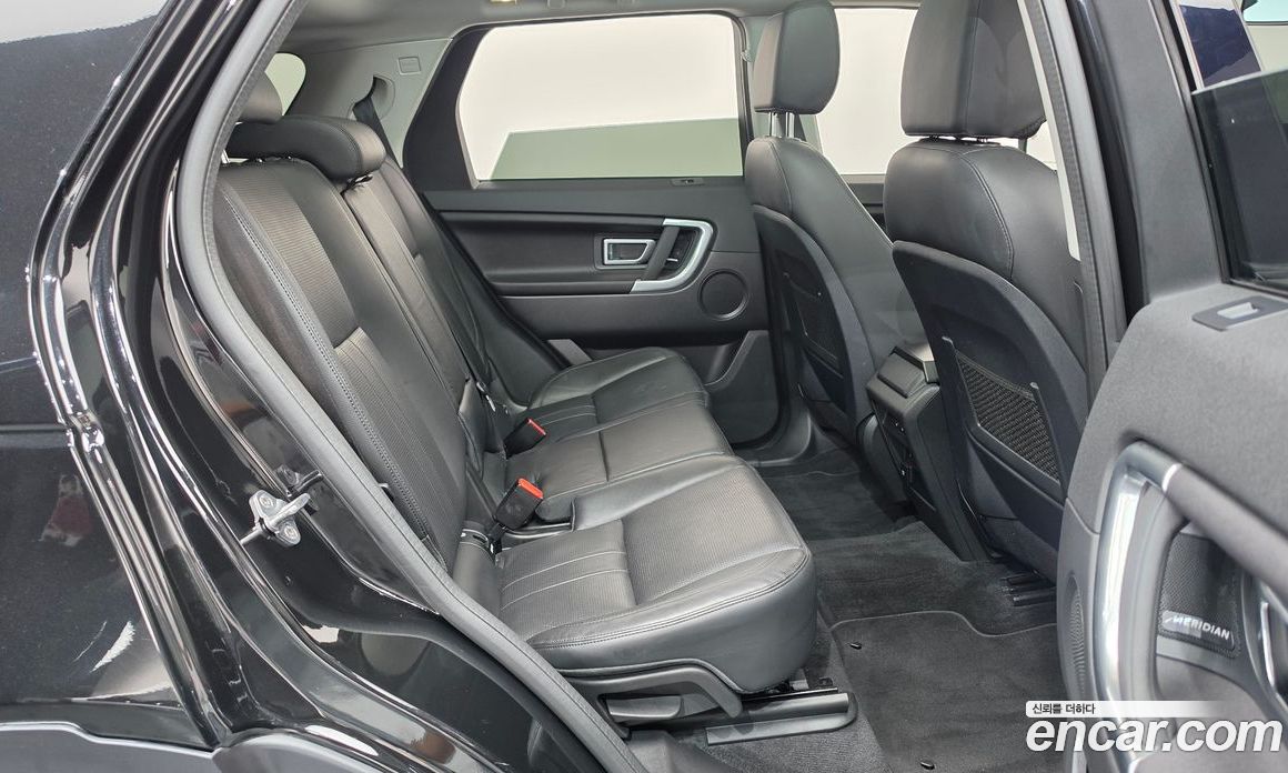 Land Rover Discovery Sport 1st Gen фото 11