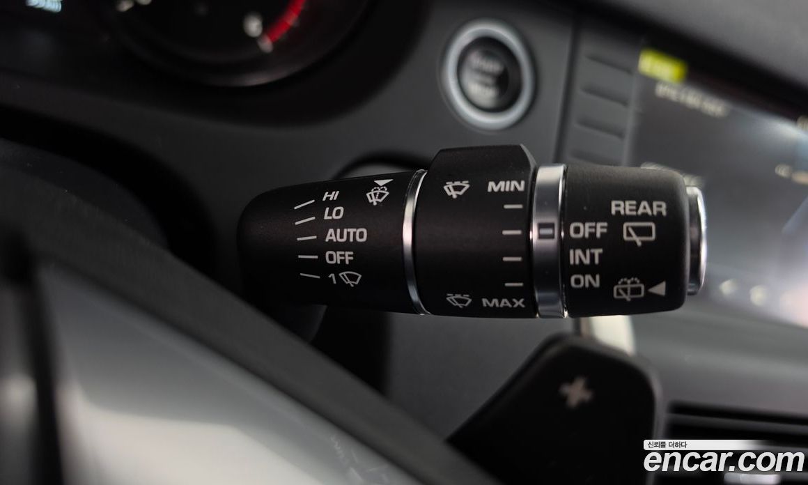 Land Rover Discovery Sport 1st Gen фото 17