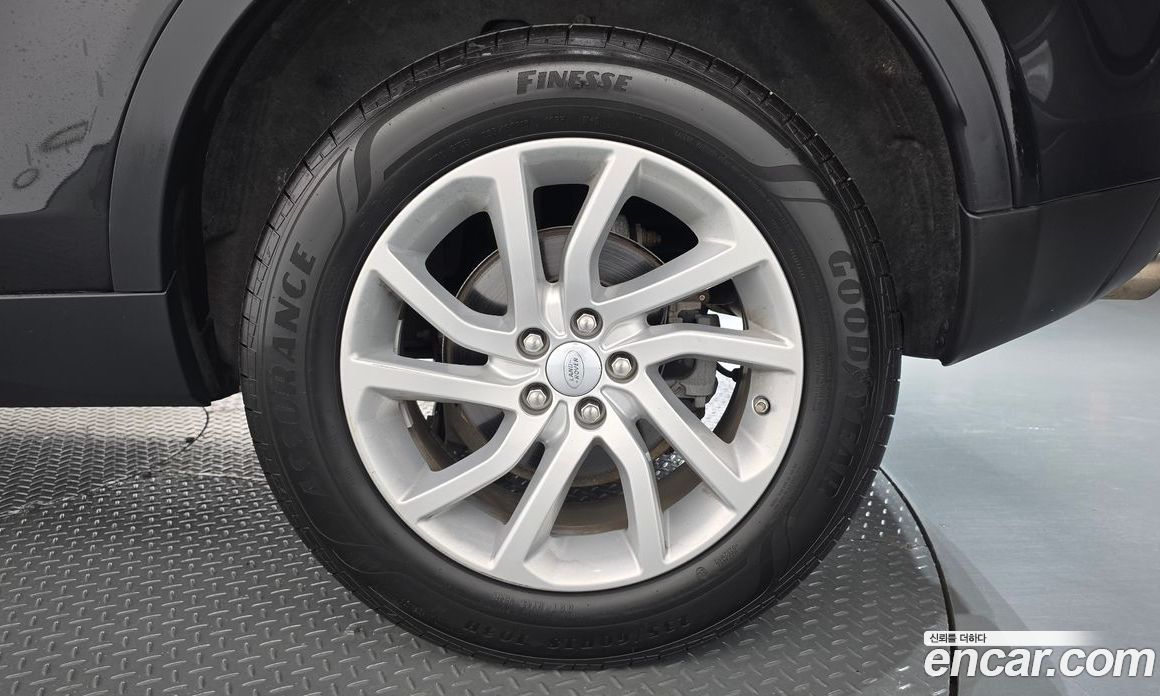 Land Rover Discovery Sport 1st Gen фото 21