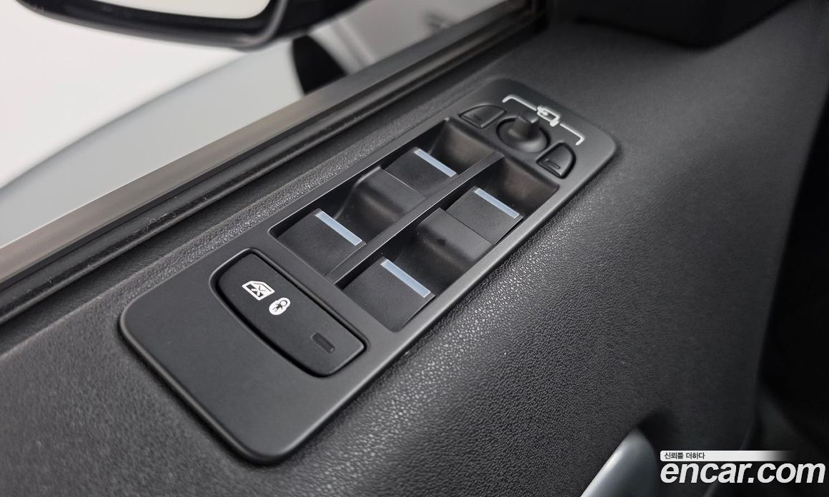 Land Rover Discovery Sport 1st Gen фото 32