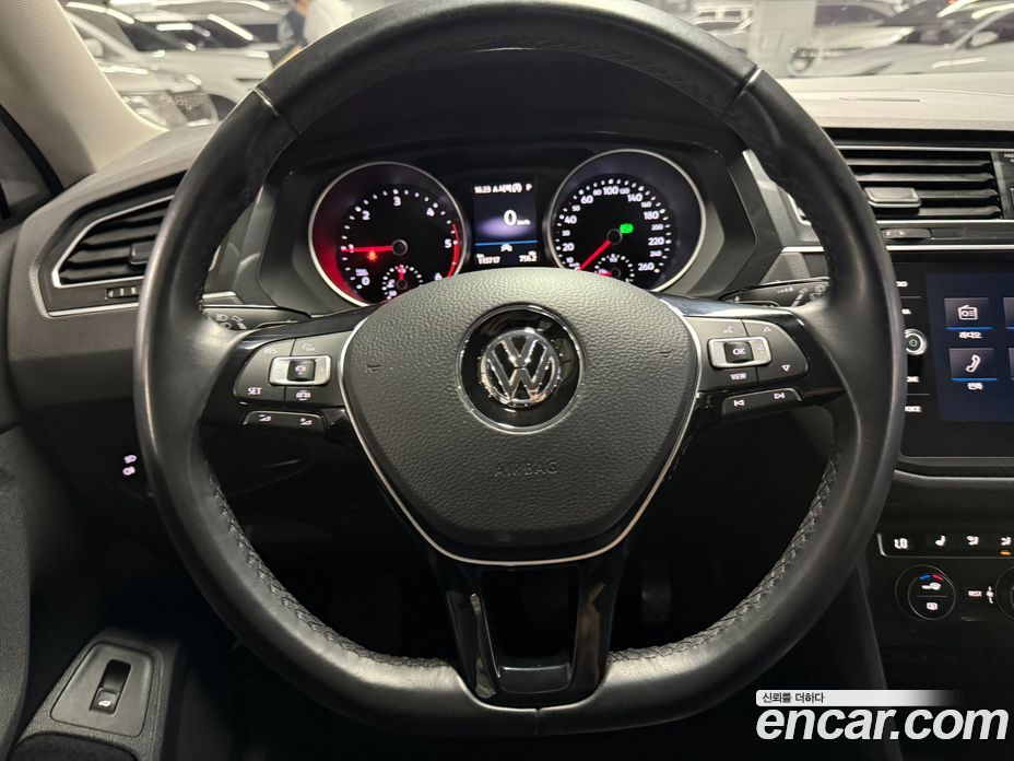 Volkswagen Tiguan 2nd Gen фото 8