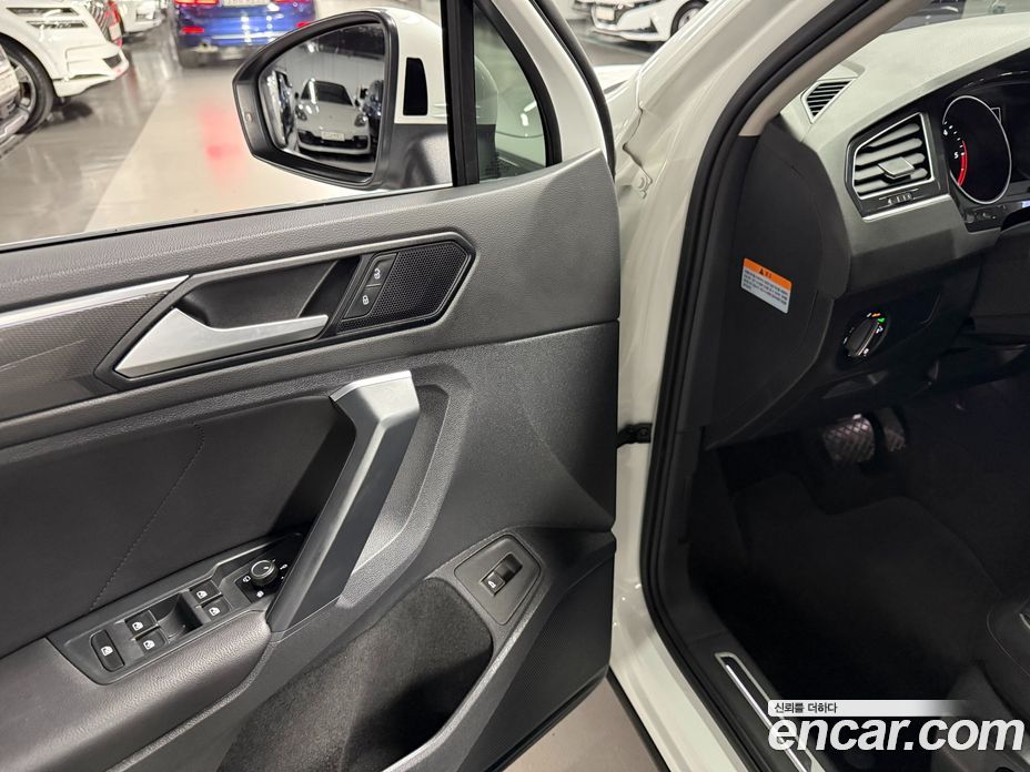 Volkswagen Tiguan 2nd Gen фото 11