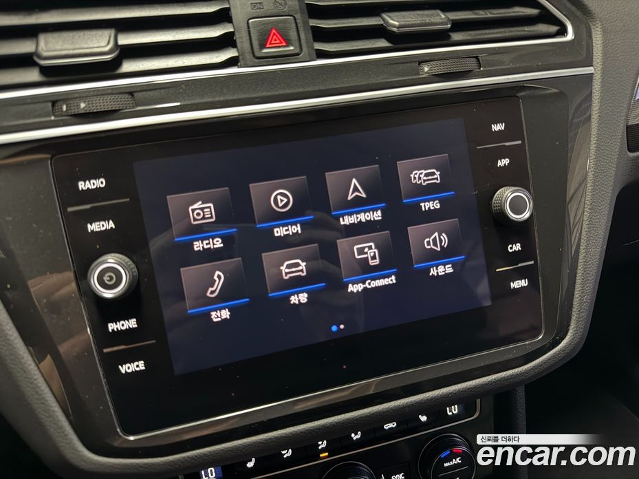 Volkswagen Tiguan 2nd Gen фото 13
