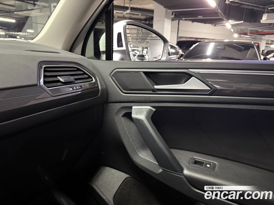 Volkswagen Tiguan 2nd Gen фото 17
