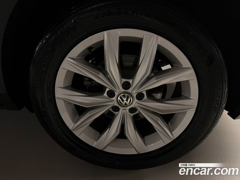 Volkswagen Tiguan 2nd Gen фото 20