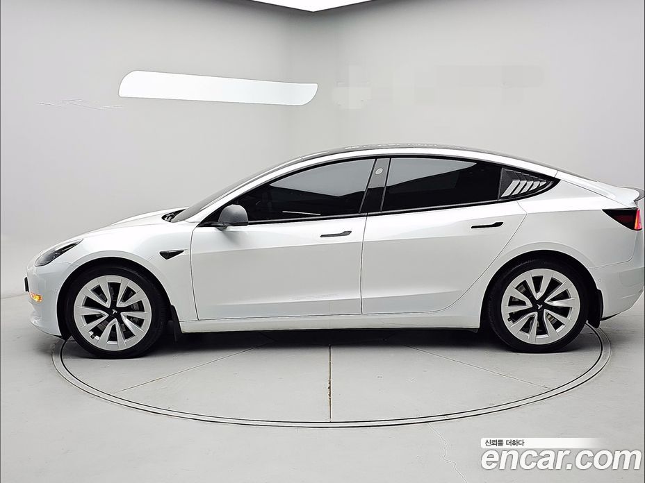 Tesla Model 3 фото 4