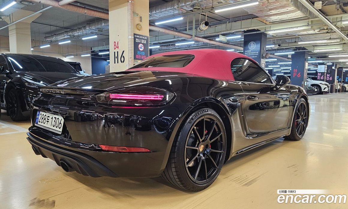 Porsche 718 Boxster фото 2