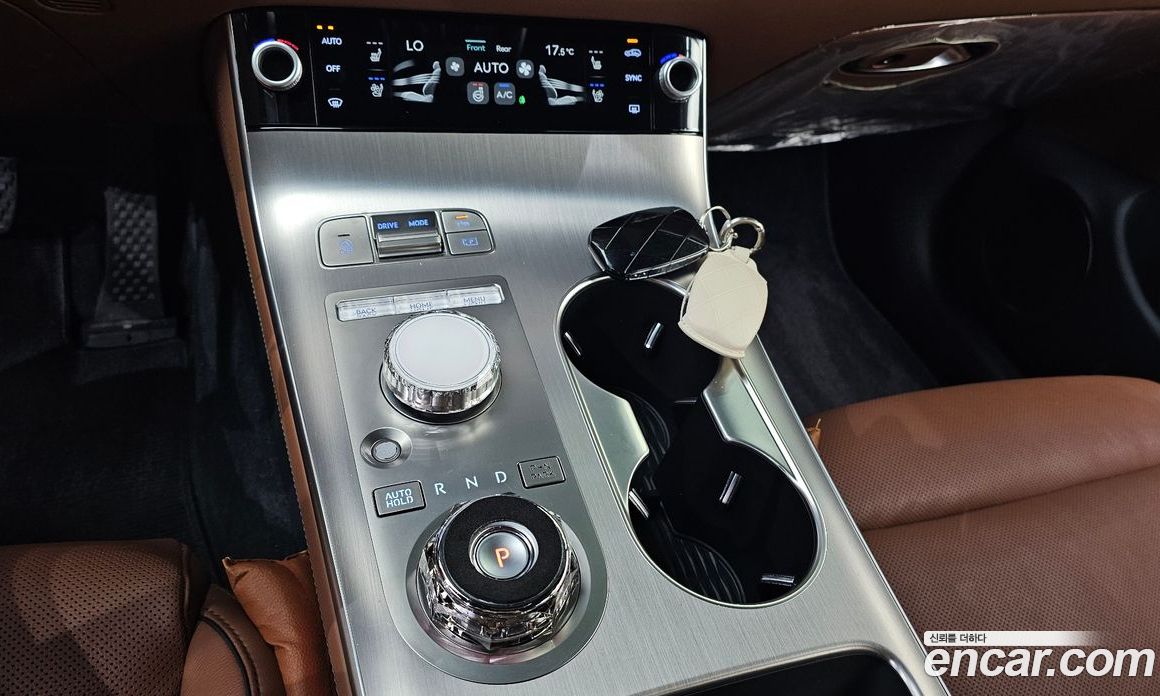 Genesis GV70 фото 8