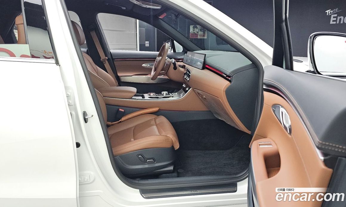 Genesis GV70 фото 10