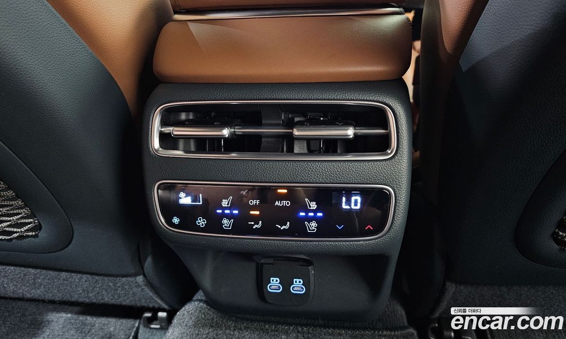 Genesis GV70 фото 18
