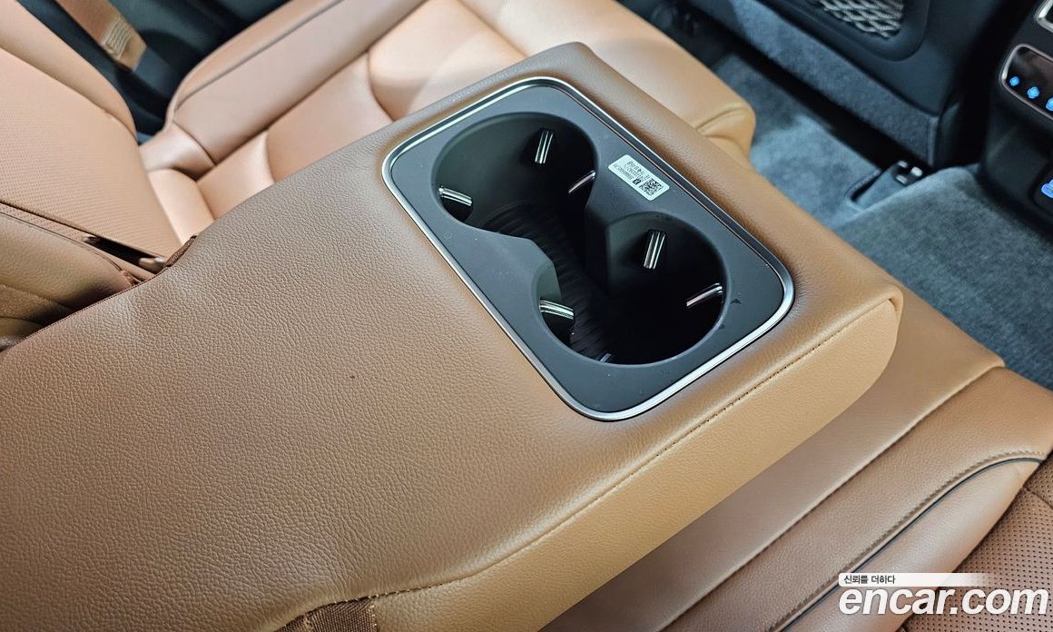 Genesis GV70 фото 27