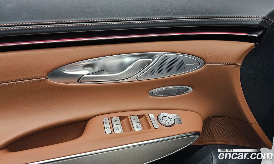 Genesis GV70 фото 30