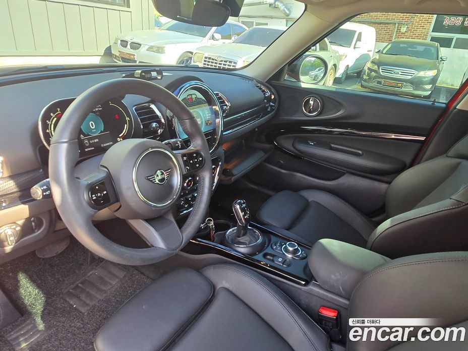 Mini Cooper Clubman фото 12