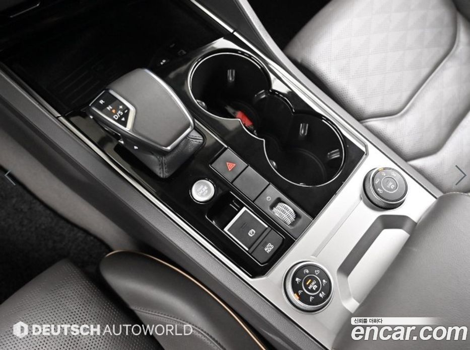 Volkswagen Touareg 3rd Gen фото 9