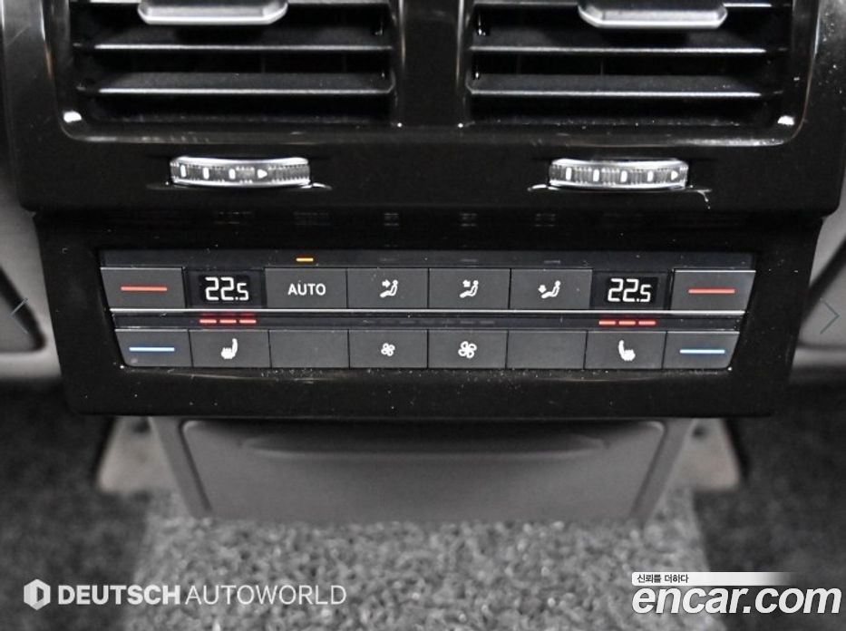 Volkswagen Touareg 3rd Gen фото 16