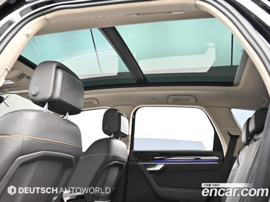 Volkswagen Touareg 3rd Gen фото 18