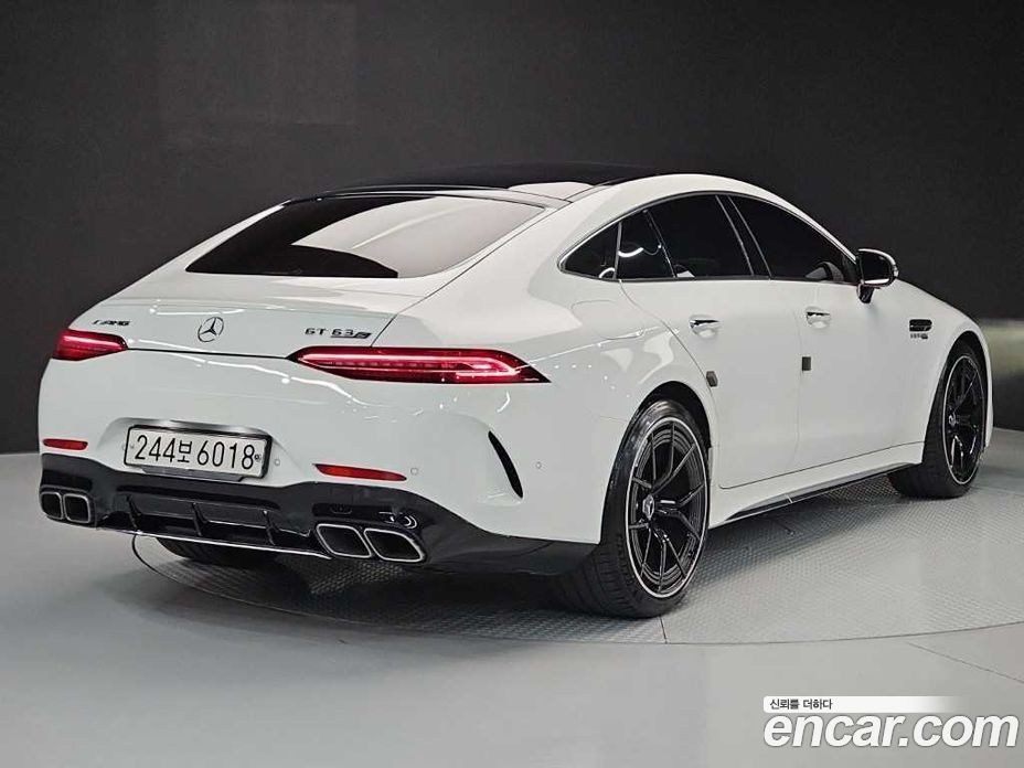 Mercedes-Benz AMG GT фото 4