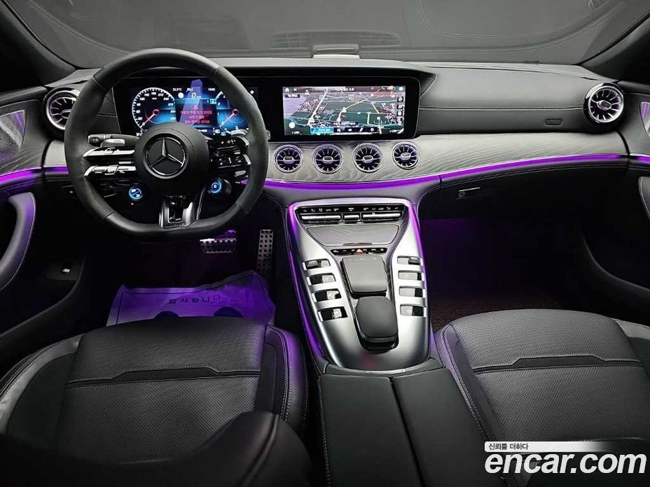 Mercedes-Benz AMG GT фото 7