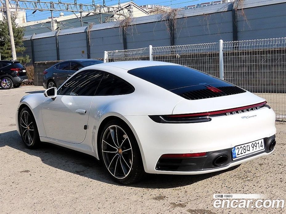 Porsche 911 (992) фото 2