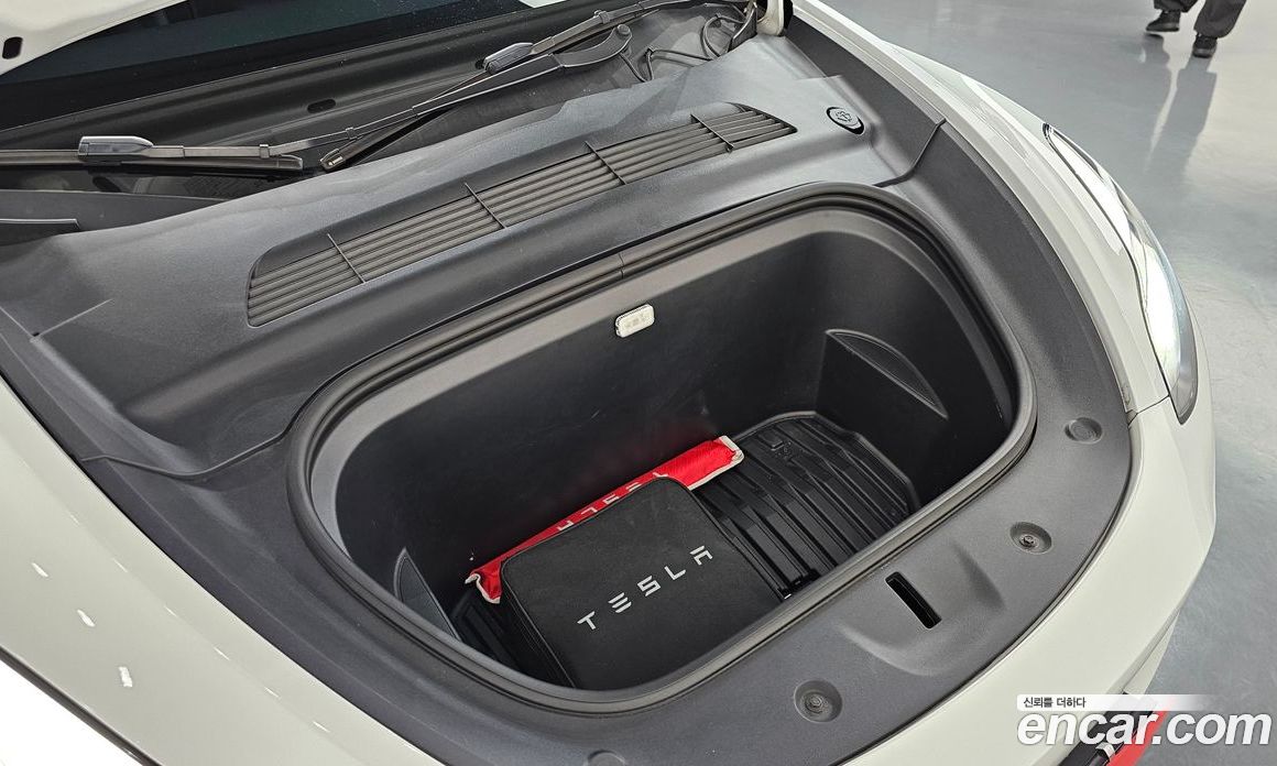 Tesla Model Y фото 6