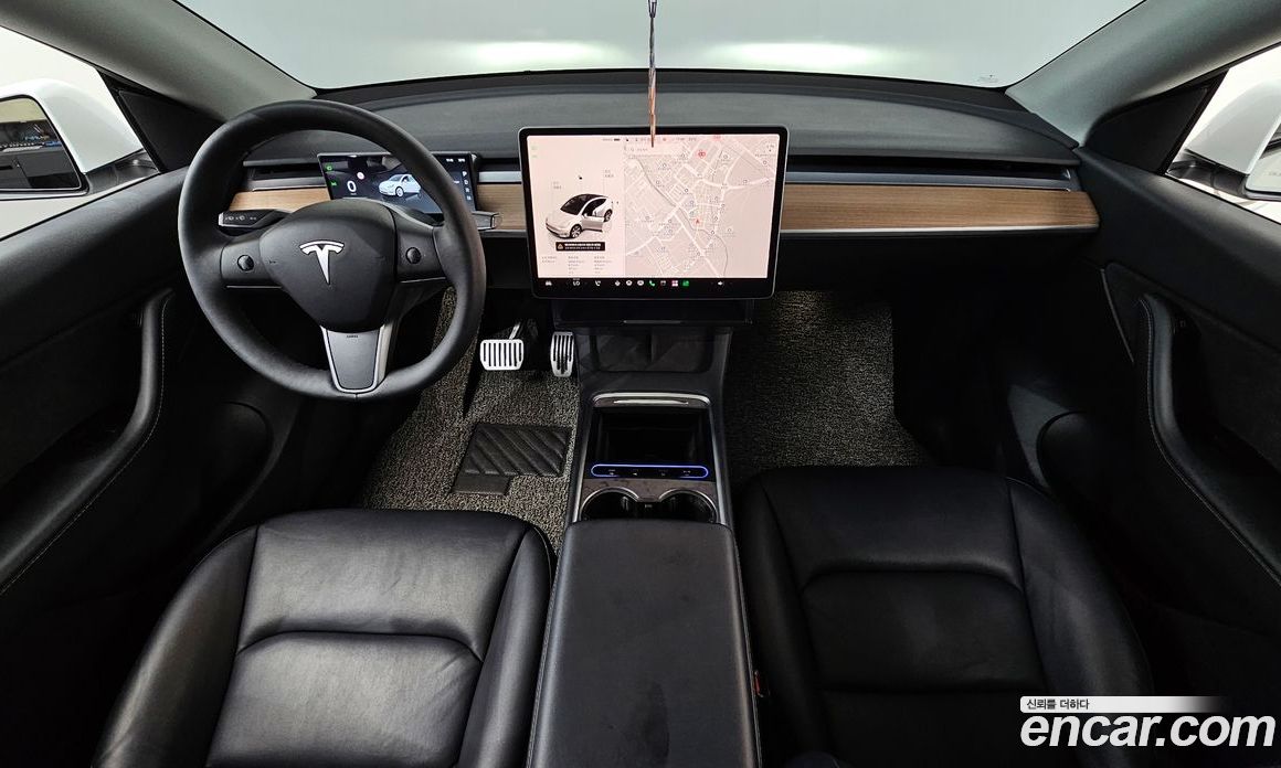 Tesla Model Y фото 7
