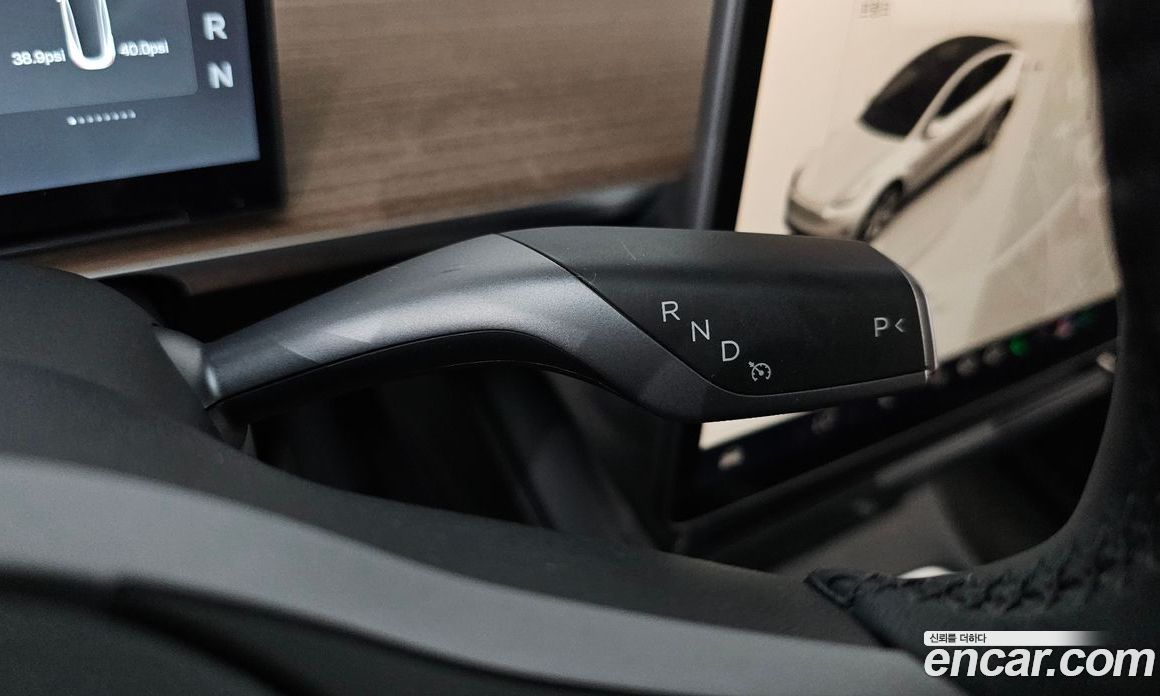 Tesla Model Y фото 9