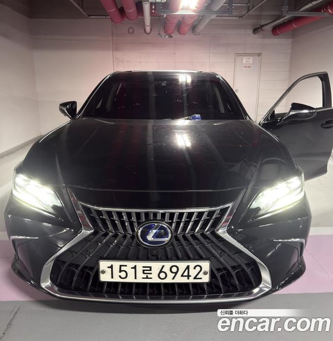 Lexus ES300h 7th Gen