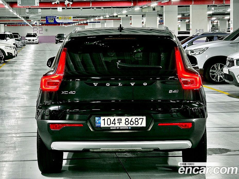 Volvo XC40 фото 11