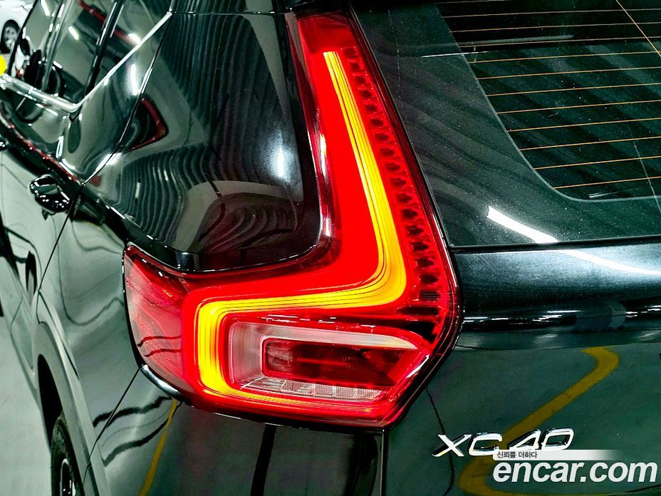 Volvo XC40 фото 14