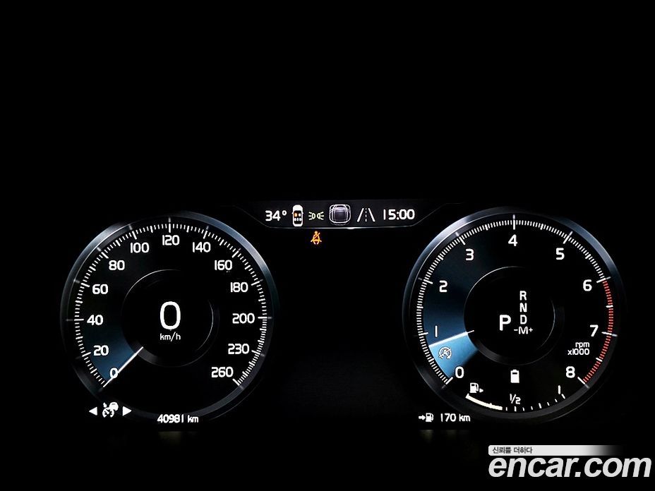 Volvo XC40 фото 15