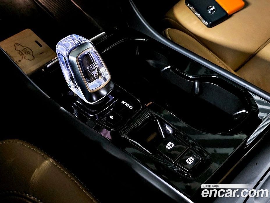 Volvo XC40 фото 18